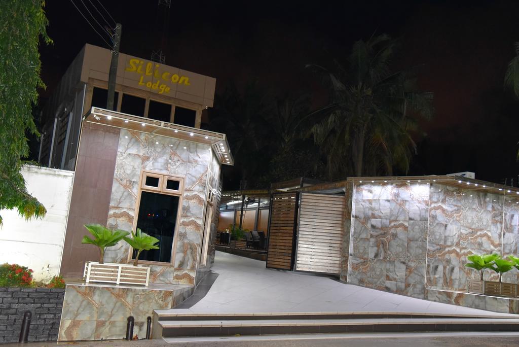 Silicon Lodge Accra Exterior photo